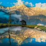 Triund Trek near McLeodganj is a perfect trail for beginners. The trek offers picturesque landscapes and mesmerizing mountain views from the summit.